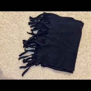 Black scarf with ruffles